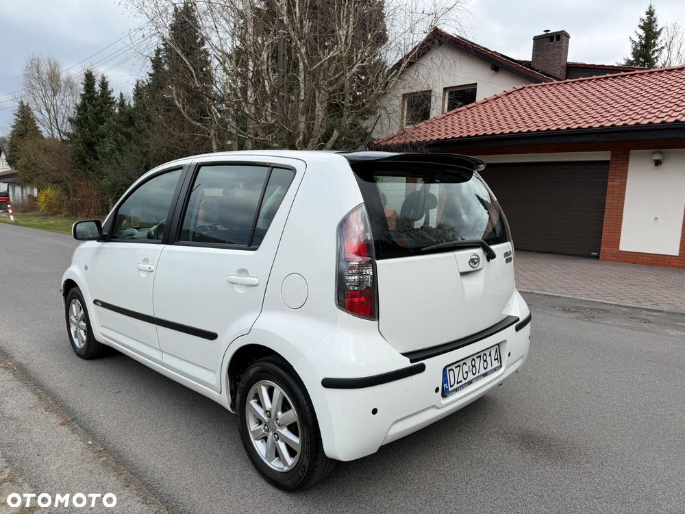 Daihatsu Sirion - 11