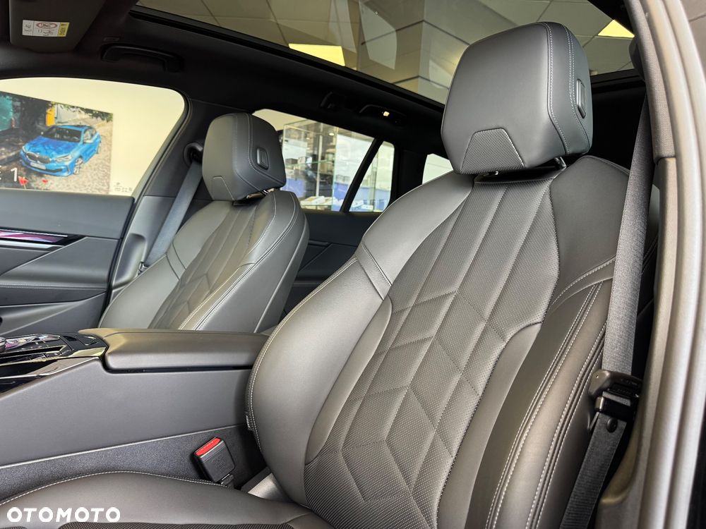 BMW Seria 5 520d xDrive - 16