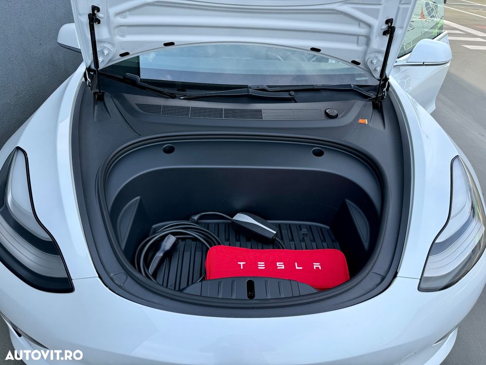 Tesla Model 3 Long Range - 9