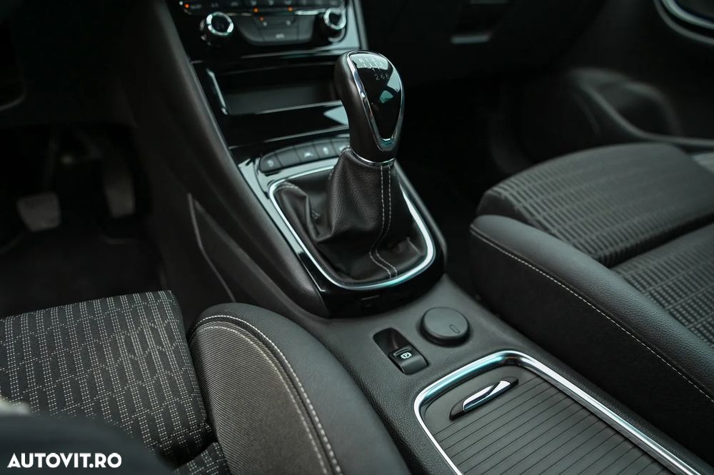 Opel Astra Sports Tourer 1.2 Turbo Elegance - 29