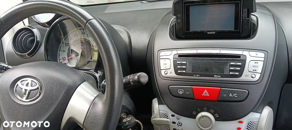 Toyota Aygo x-cite - 30