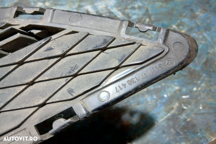 Grila bara fata stanga 7138417 1587711 7138417 1587711 BMW Seria 3 E9 - 4
