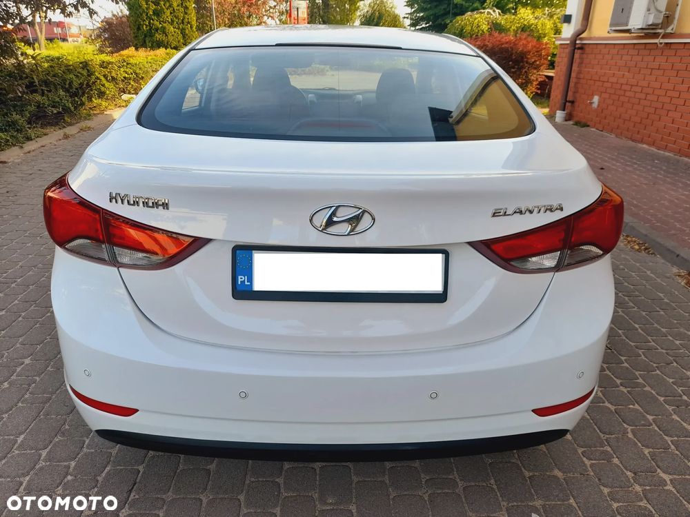 Hyundai Elantra 1.6 Comfort - 17