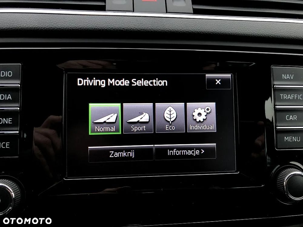 Skoda Octavia 1.6 TDI Elegance DSG - 16