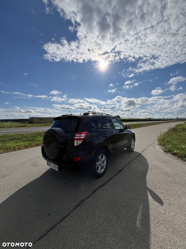 Toyota RAV4 - 1