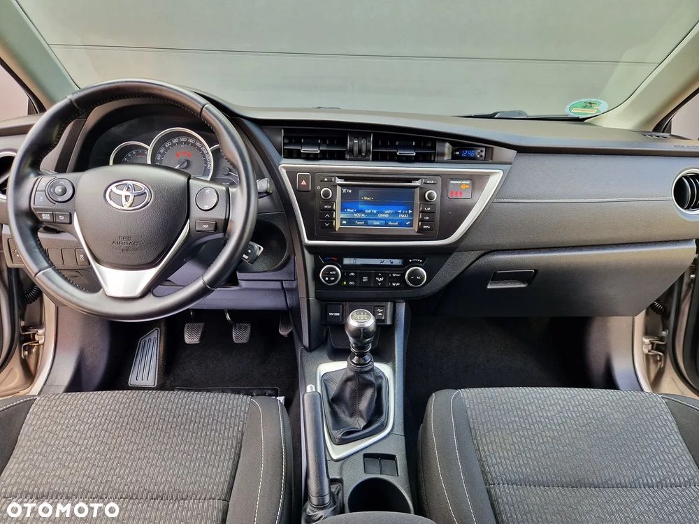 Toyota Auris 1.6 Valvematic Edition - 16
