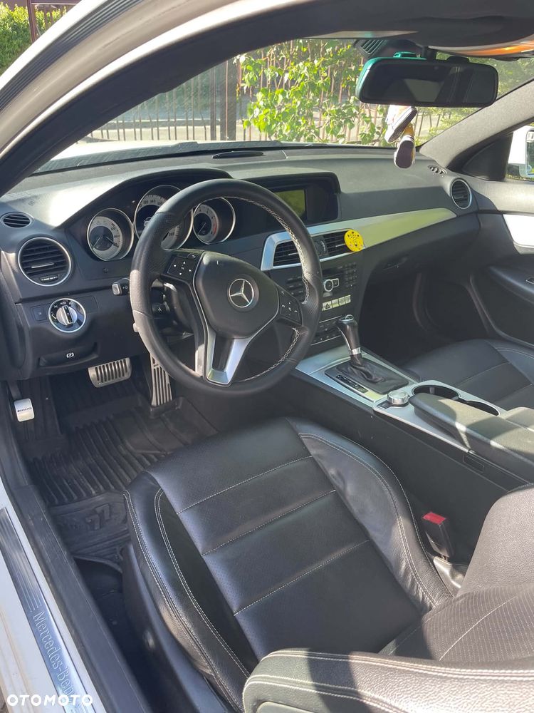 Mercedes-Benz Klasa C 250 CGI BlueEff Sport - 7