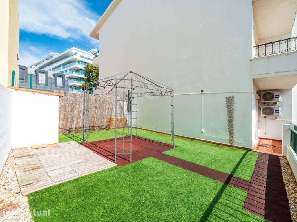 T2 com Logradouro e Parqueamento. Um Refúgio no Coração do Estoril - Grande imagem: 4/29
