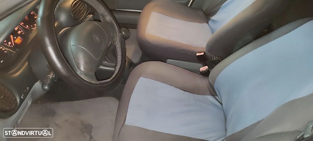 Renault Mégane 1.9 TD RT - 3