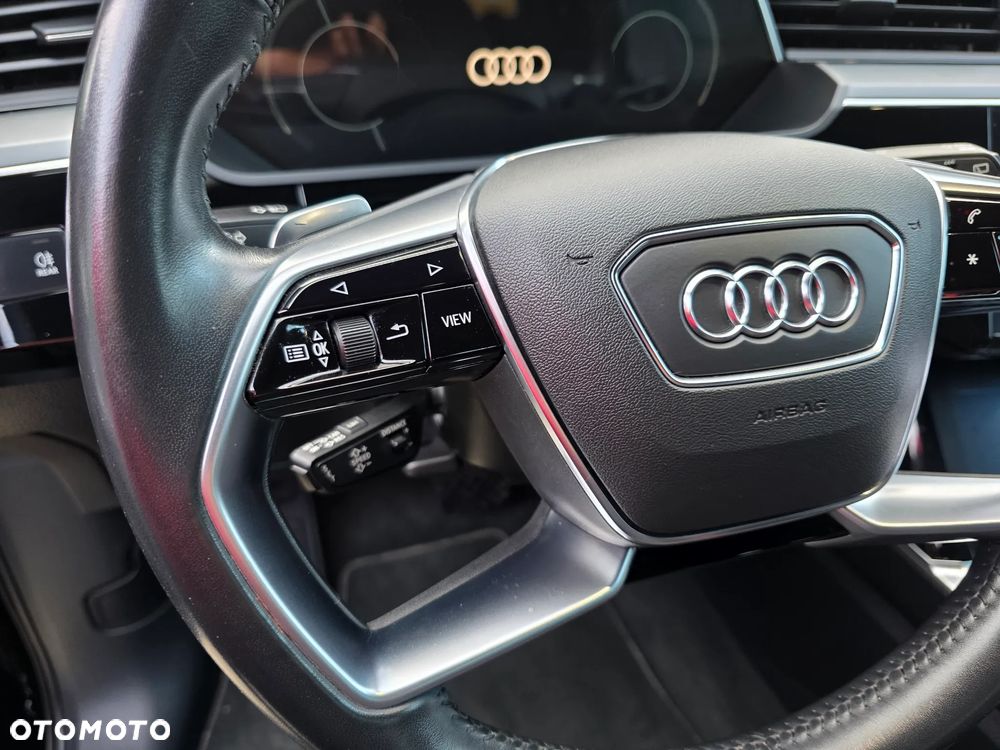 Audi e-tron 55 quattro - 32