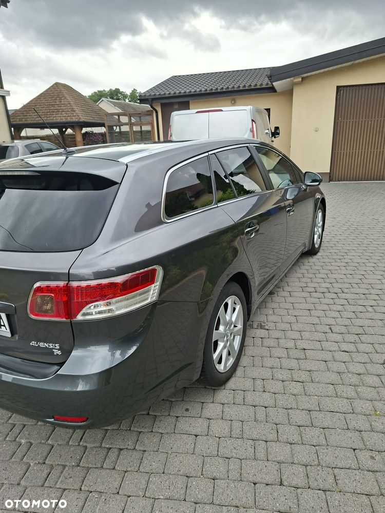 Toyota Avensis 1.8 Sol - 9