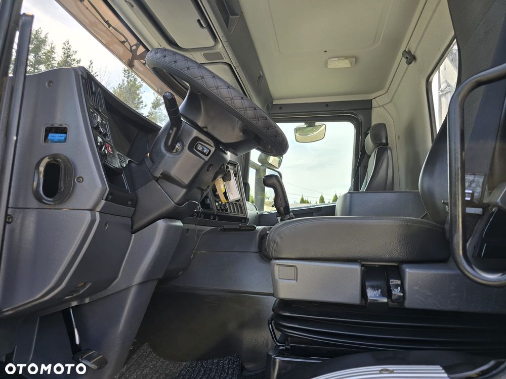 Scania P 360 6x4 - 13