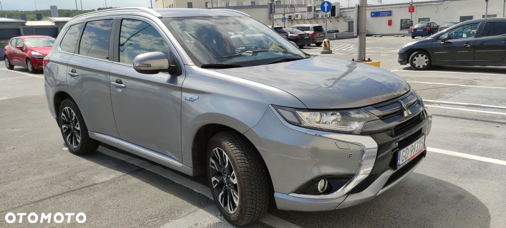 Mitsubishi Outlander 2.0 4WD Plus - 1