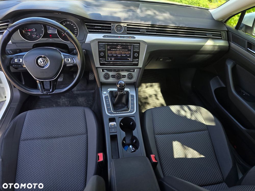 Volkswagen Passat 1.6 TDI BMT City - 12