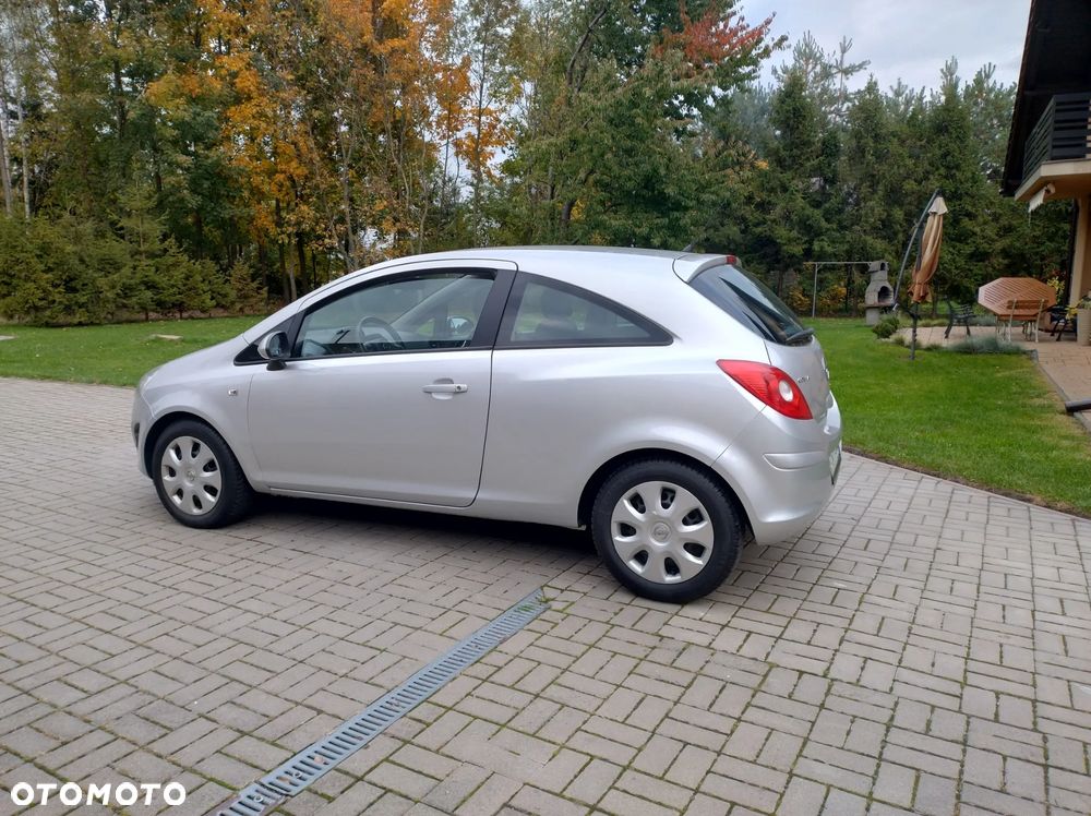 Opel Corsa 1.2 16V Enjoy - 11