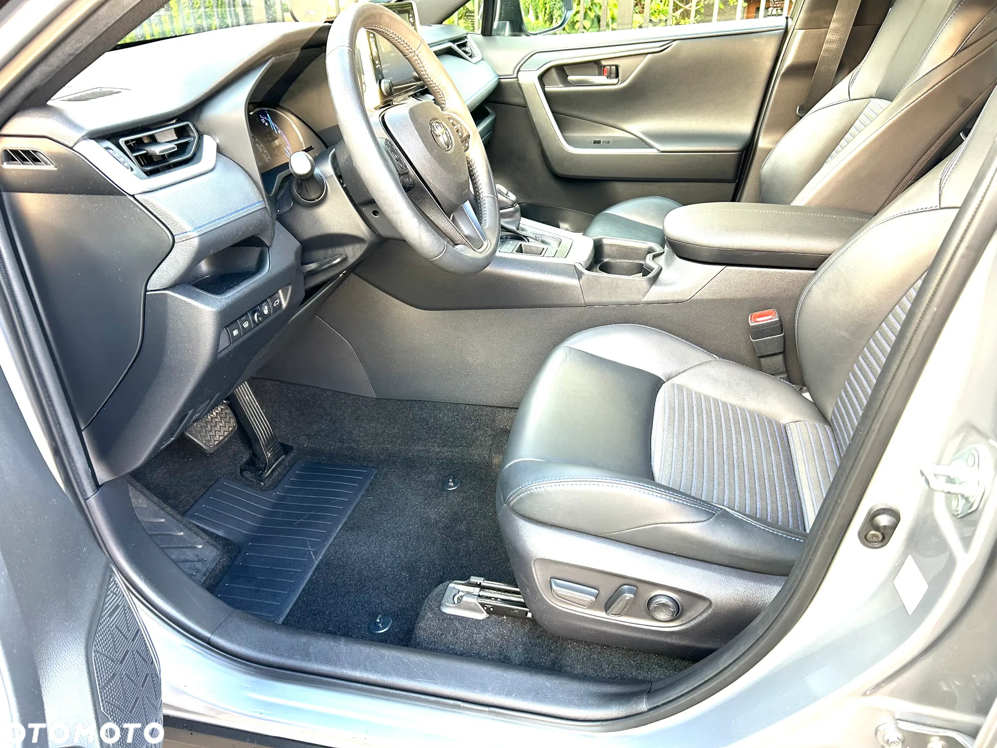 Toyota RAV4 - 21