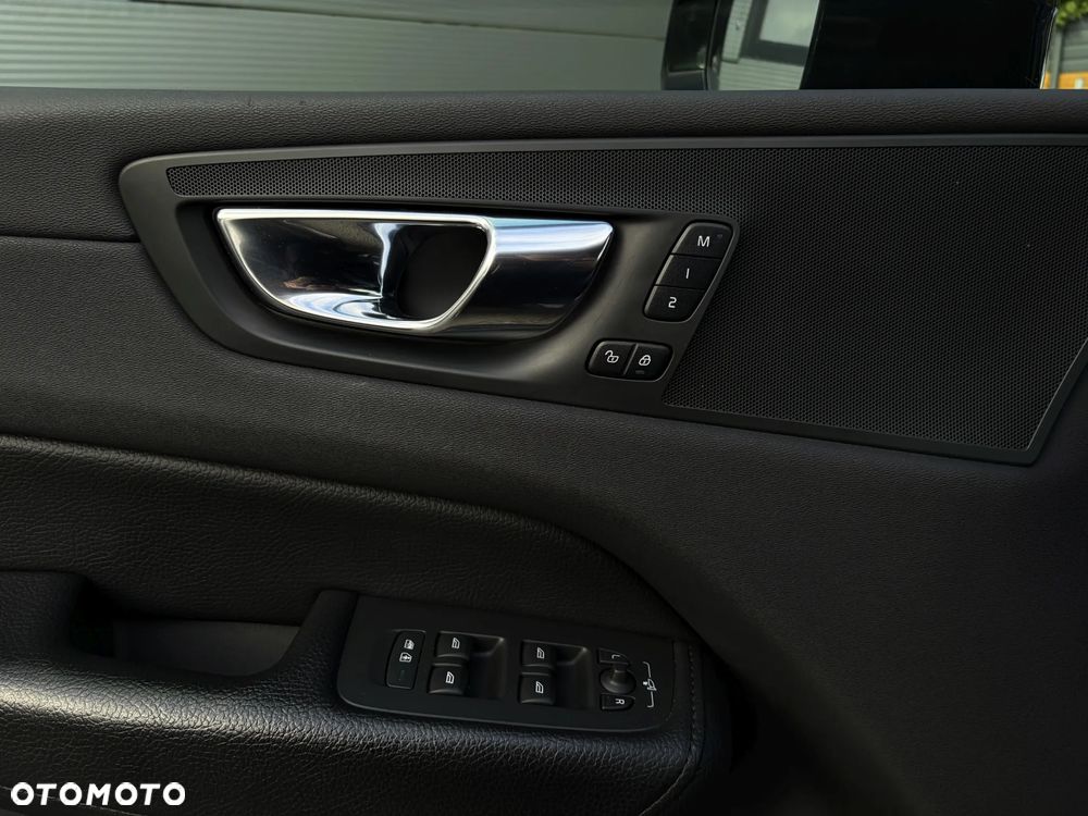 Volvo XC 60 - 32