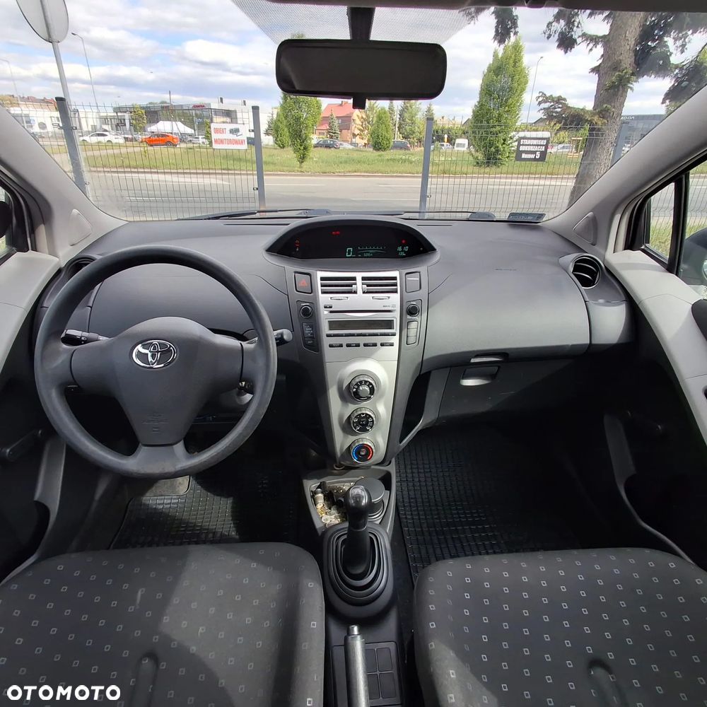 Toyota Yaris 1.0 Terra - 6