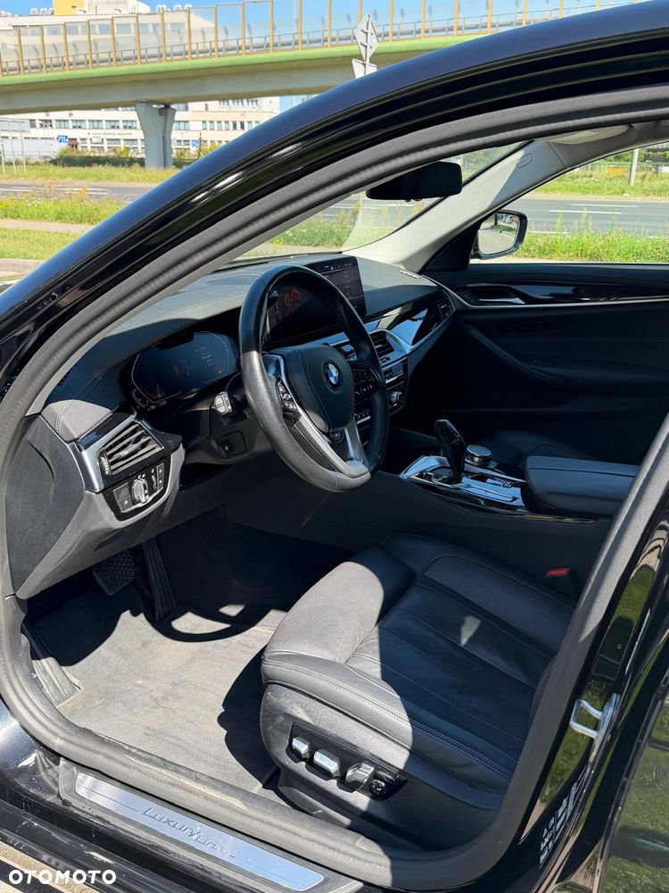 BMW Seria 5 530i xDrive Luxury Line - 8