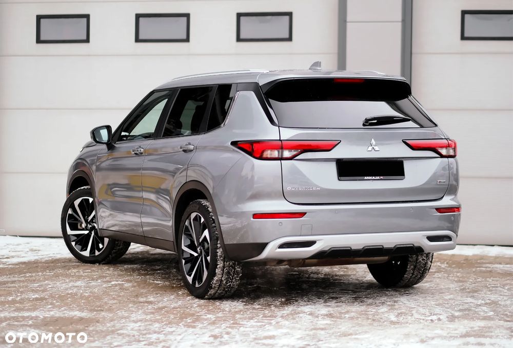 Mitsubishi Outlander - 13