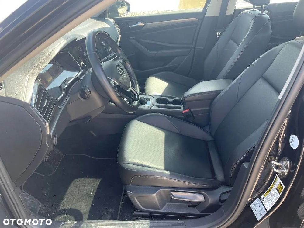 Volkswagen Jetta - 16