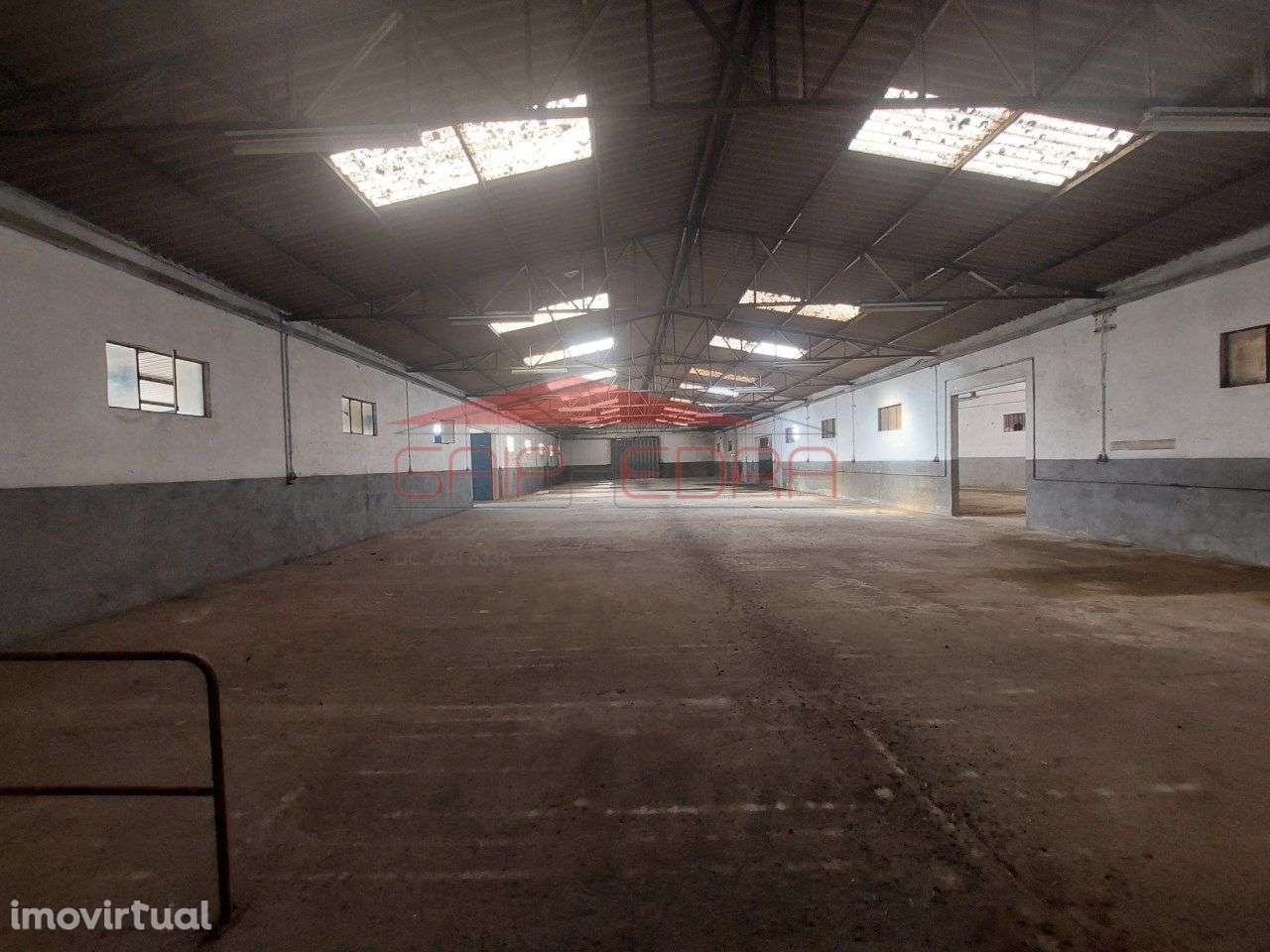 Armazém industrial Mangualde Viseu com 1897 m2 mais 5 000 m2 terreno - Grande imagem: 3/41