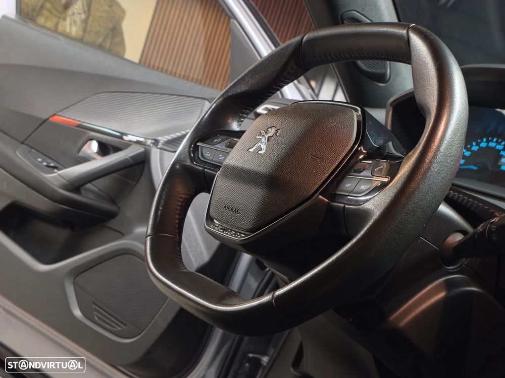 Peugeot e-2008 50 kWh Active Pack - 12