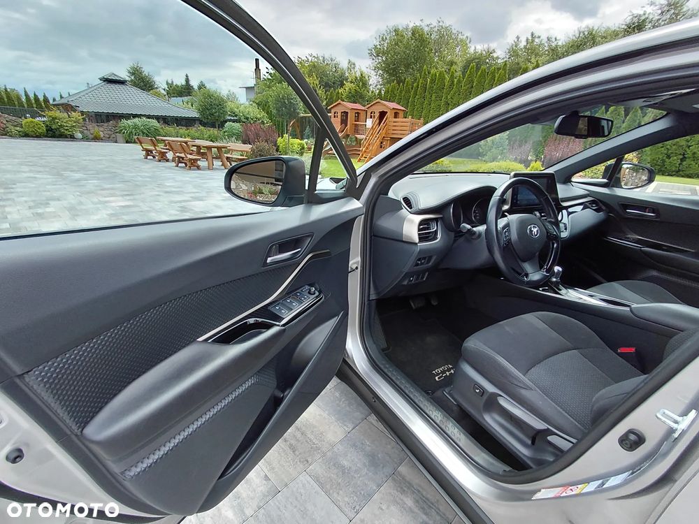 Toyota C-HR Business-Edition - 19