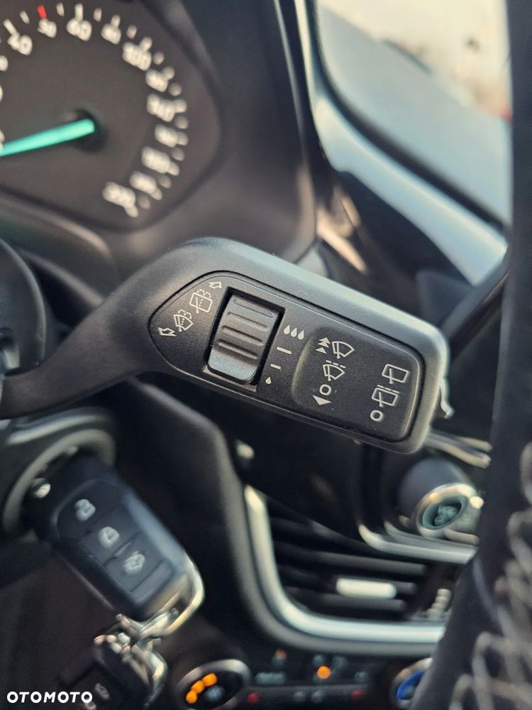 Ford Fiesta 1.1 S&S TITANIUM - 21