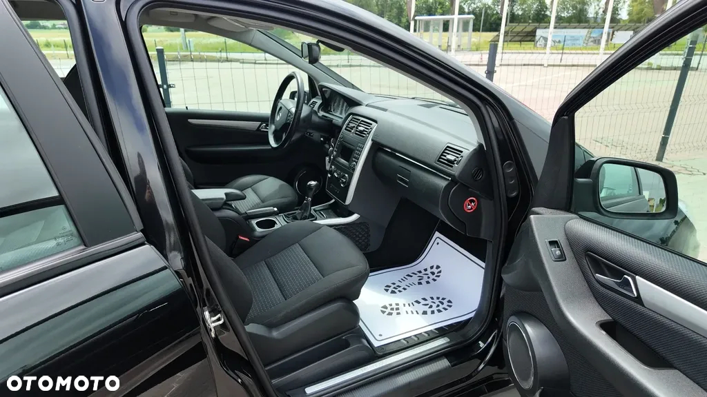 Mercedes-Benz Klasa B 180 BlueEffICIENCY - 34