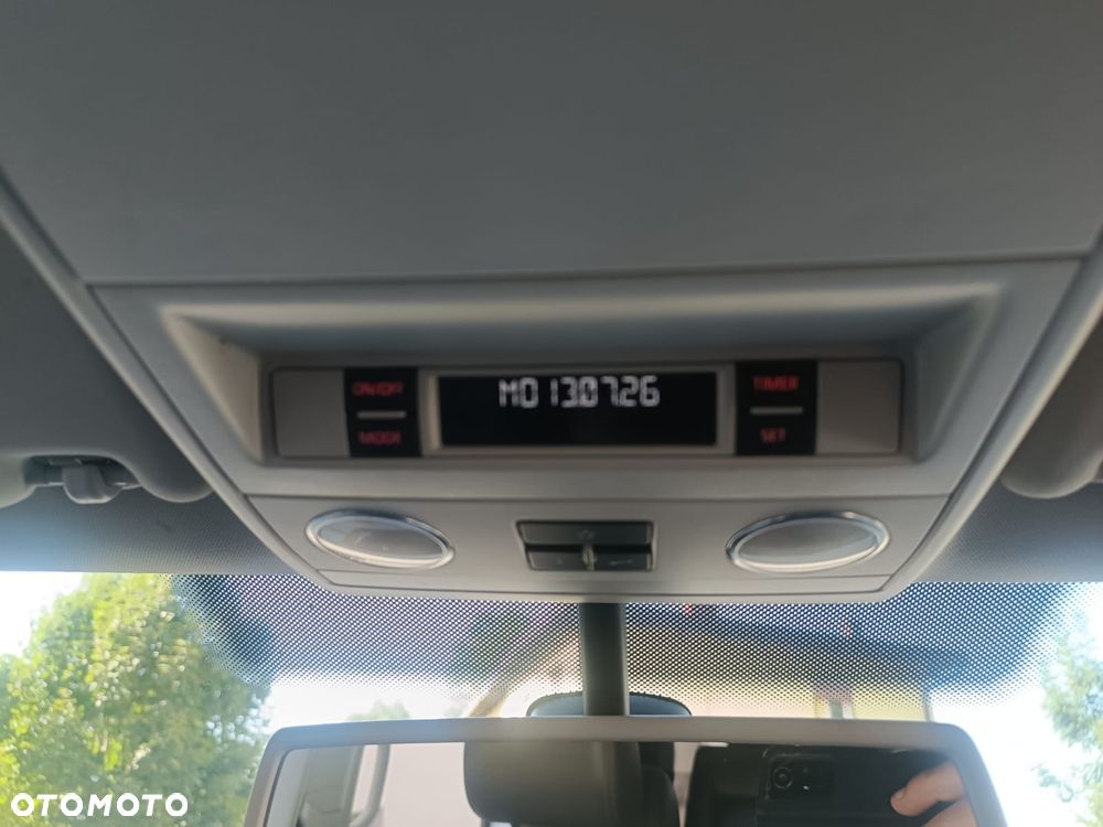 Volkswagen Multivan - 22