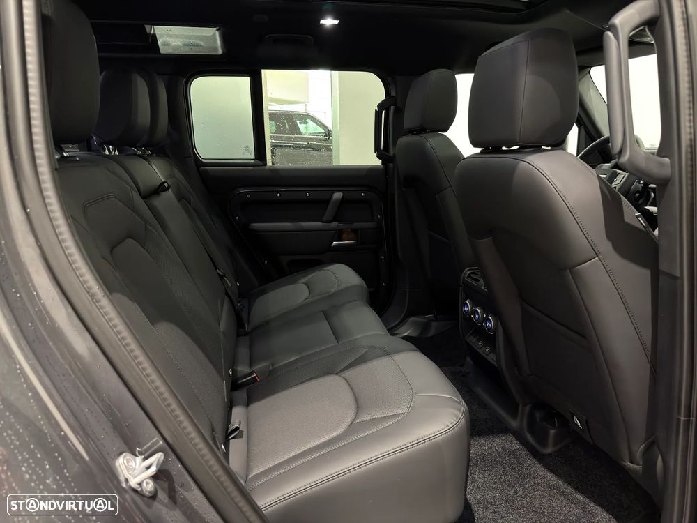 Land Rover Defender 2.0 P300e 110 AWD X-Dynamic SE - 8