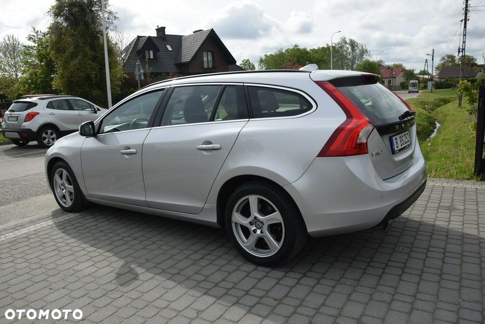 Volvo V60 D4 Momentum - 18