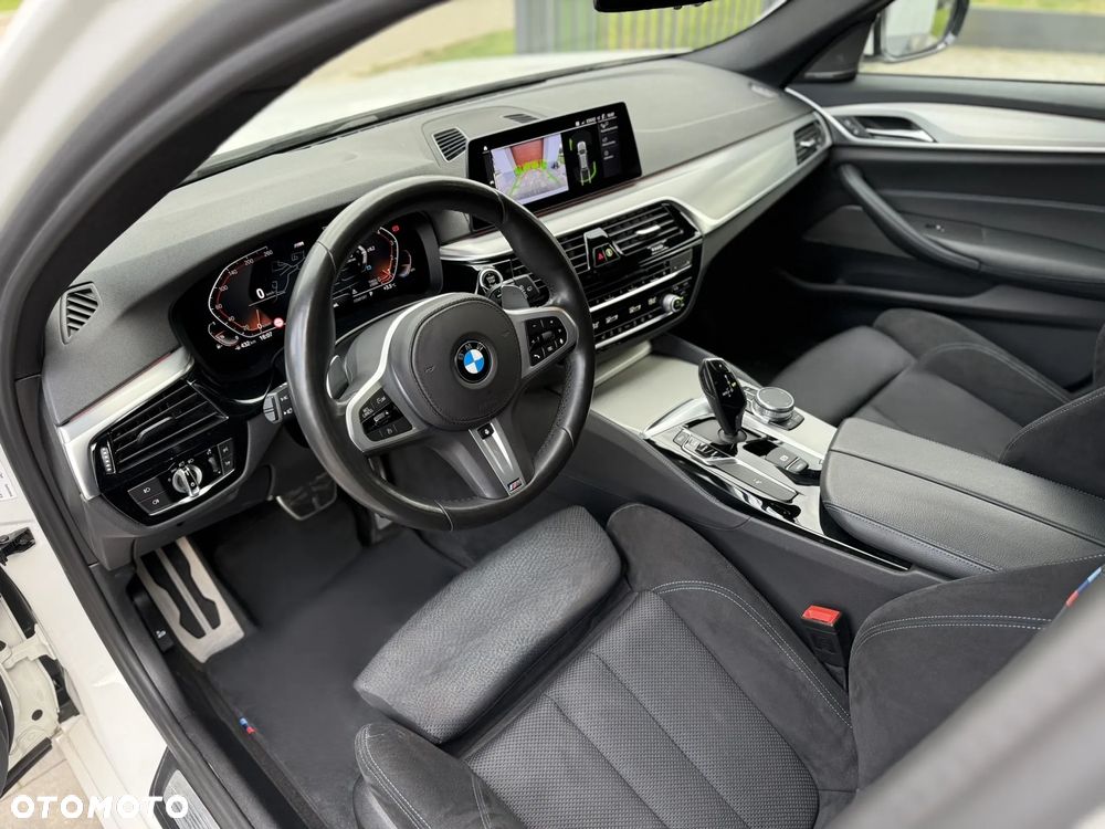 BMW Seria 5 530i xDrive M Sport sport - 9