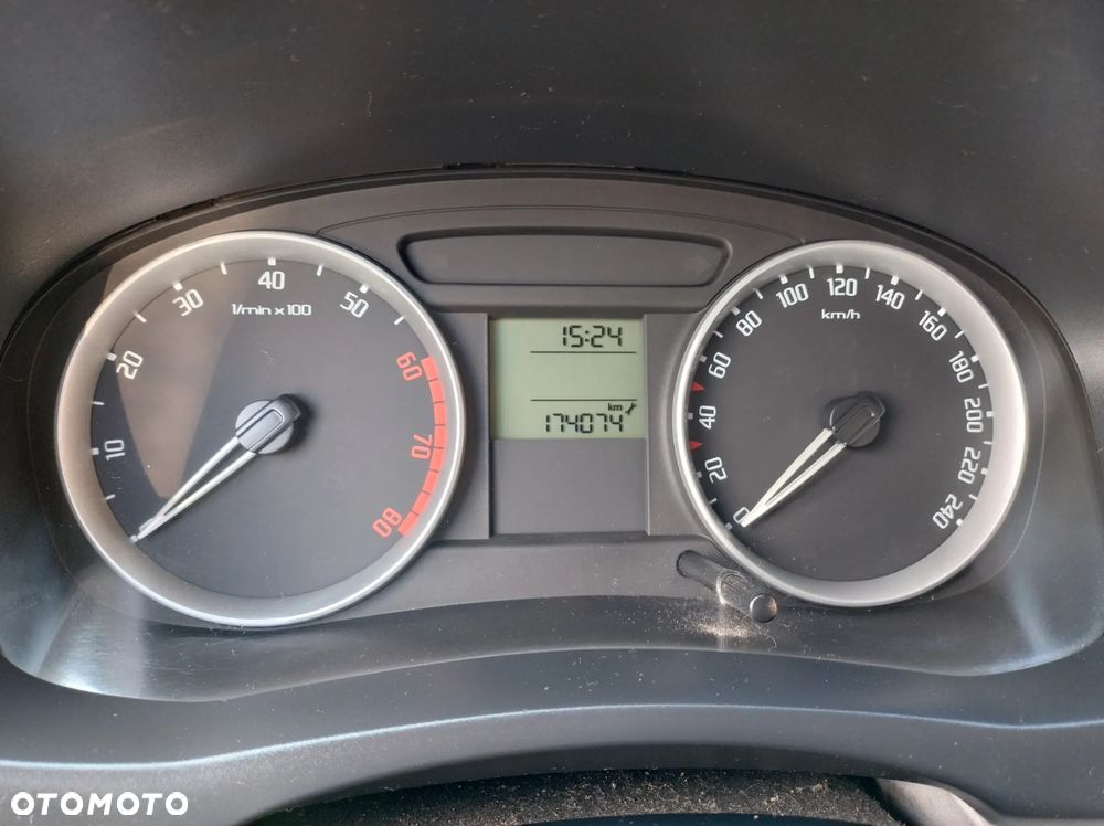 Skoda Fabia 1.4 16V Ambiente - 10