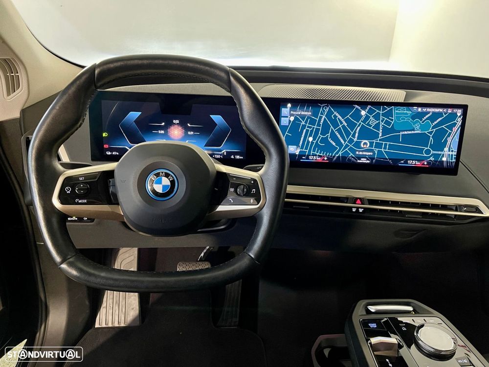 BMW iX xDrive 40 - 14