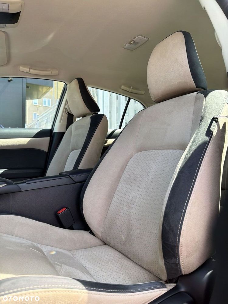 Lexus CT - 11