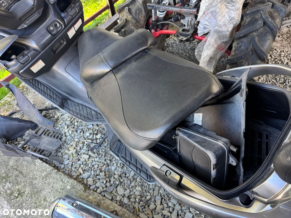 Suzuki Burgman - 8