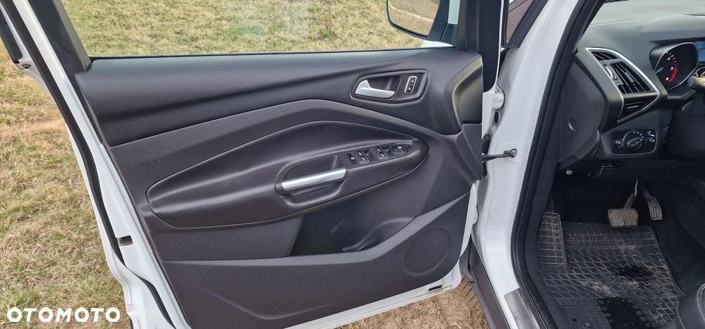 Ford Kuga 2.0 TDCi 4WD Titanium - 14