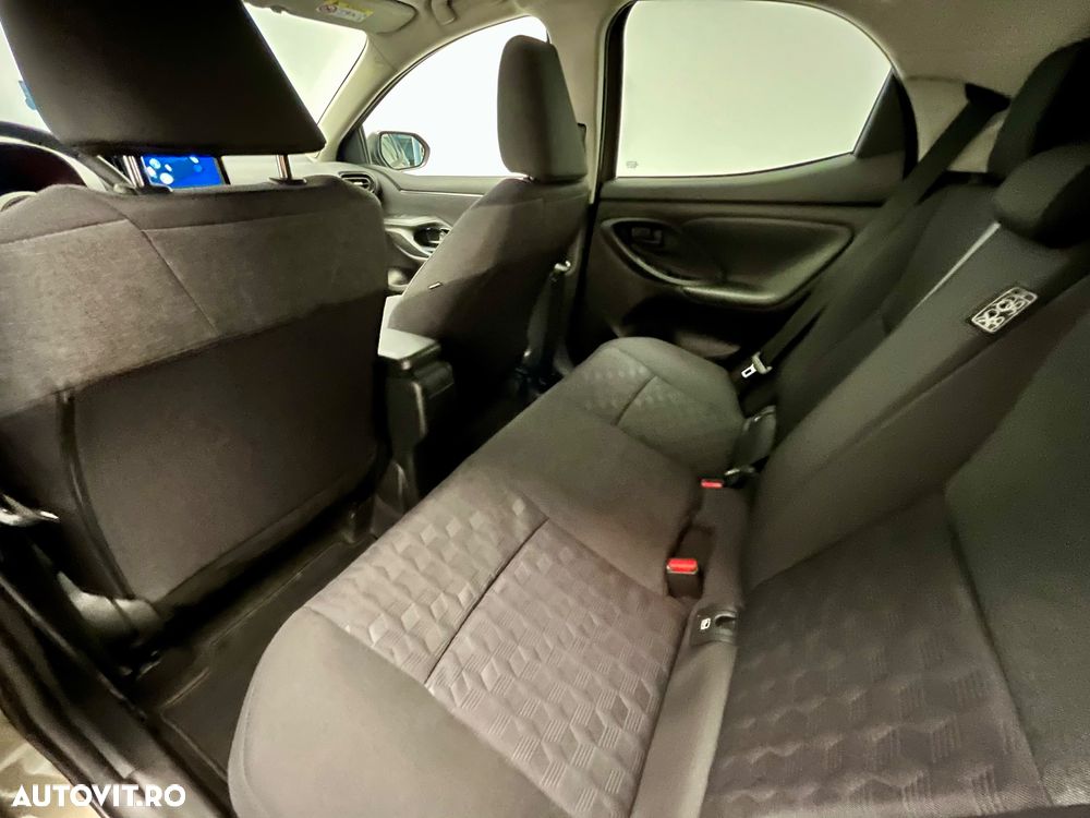 Toyota Yaris 1.5 VVT-i HSD Dynamic - 37