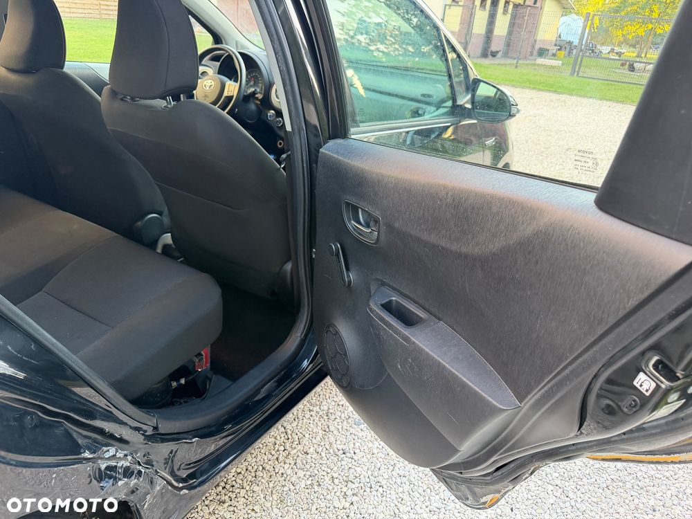 Toyota Yaris Hybrid 100 Life - 18