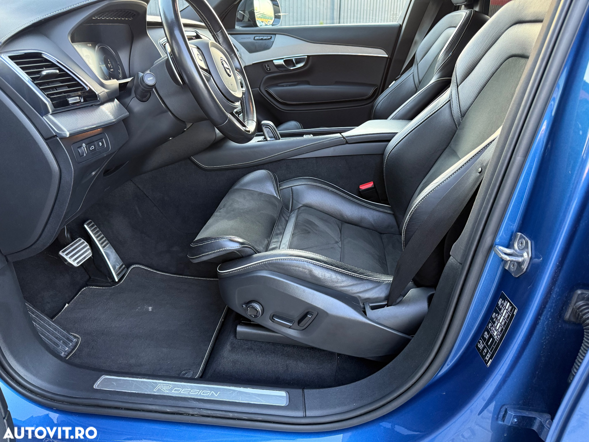 Volvo XC 90 T8 AWD Recharge Geartronic RDesign - 14