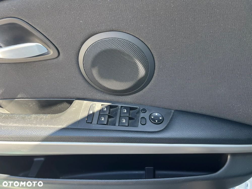 BMW Seria 3 325i - 14