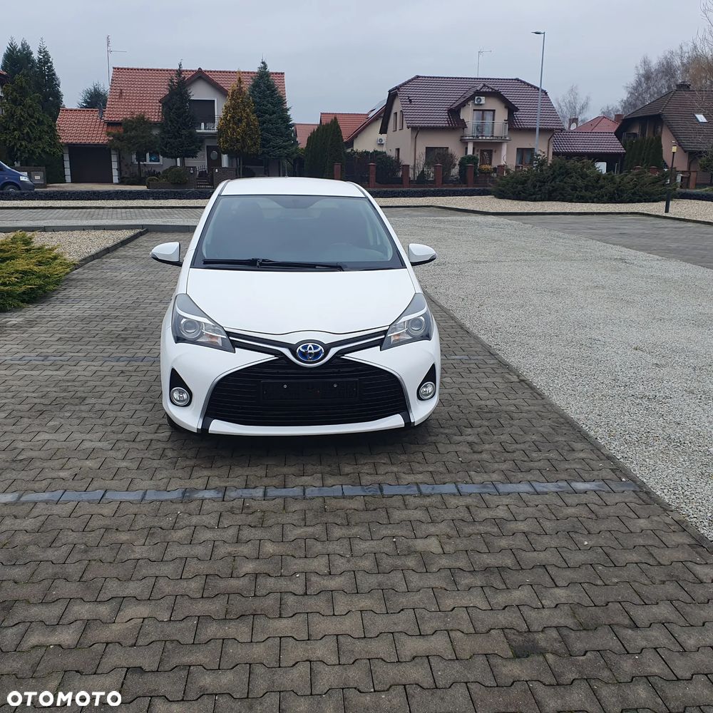 Toyota Yaris Hybrid 100 Selection Passion - 2