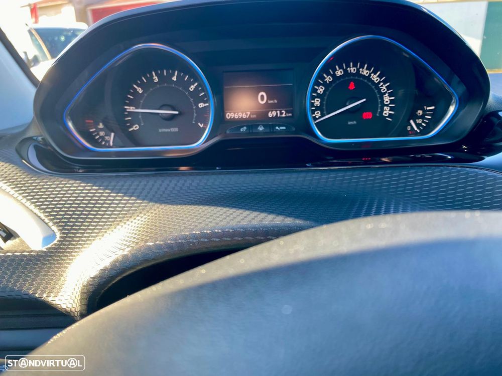 Peugeot 2008 PureTech 110 Stop&Start GT-Line Edition - 6