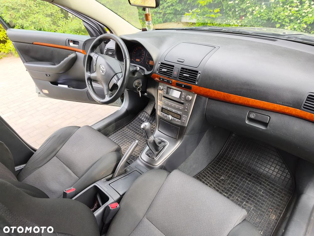 Toyota Avensis 1.8 VVT-i Luna - 15