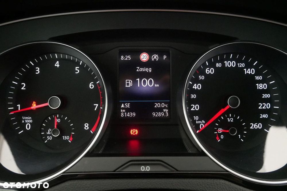 Volkswagen Passat Variant 2.0 TSI Business DSG - 9