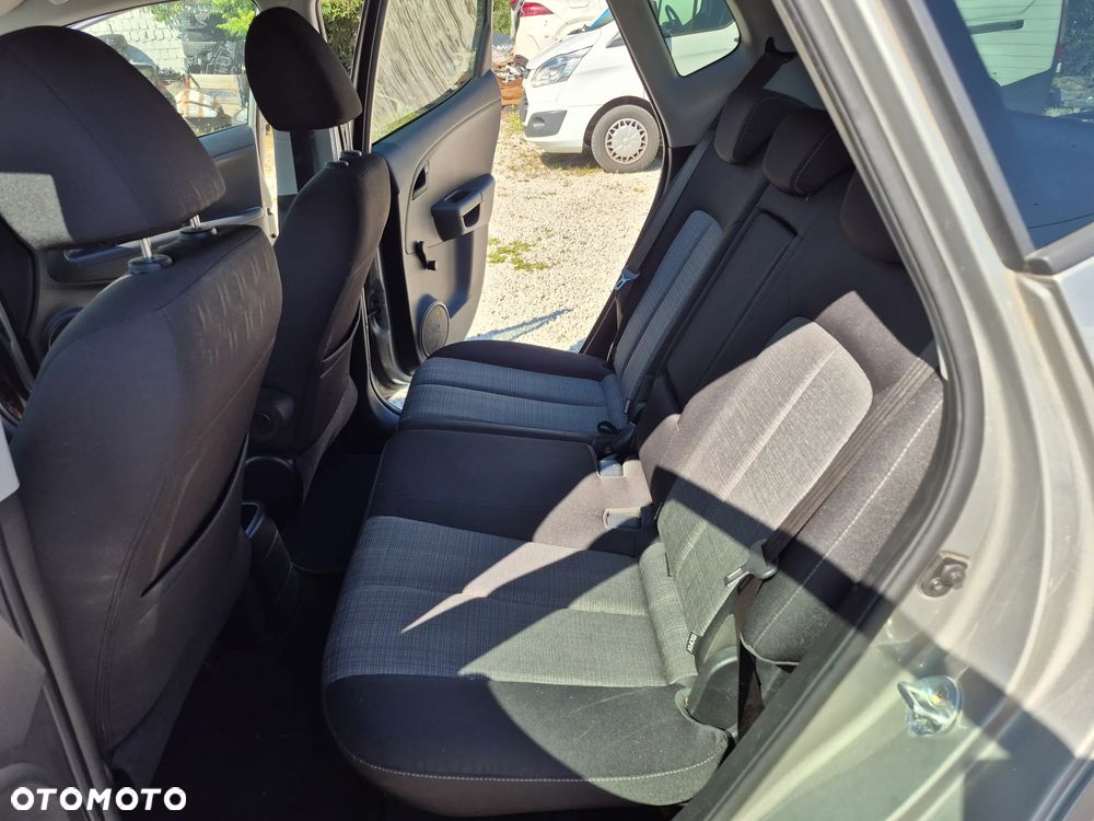 Kia Venga 1.4 CRDi 90 Edition 7 - 14