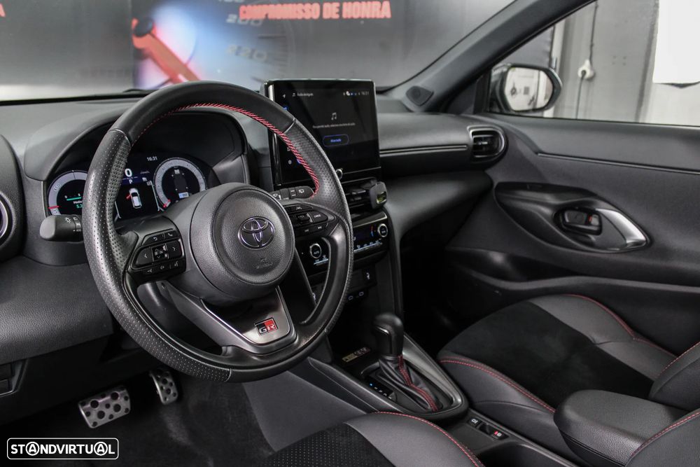 Toyota Yaris Cross 1.5 Hybrid GR Sport - 22