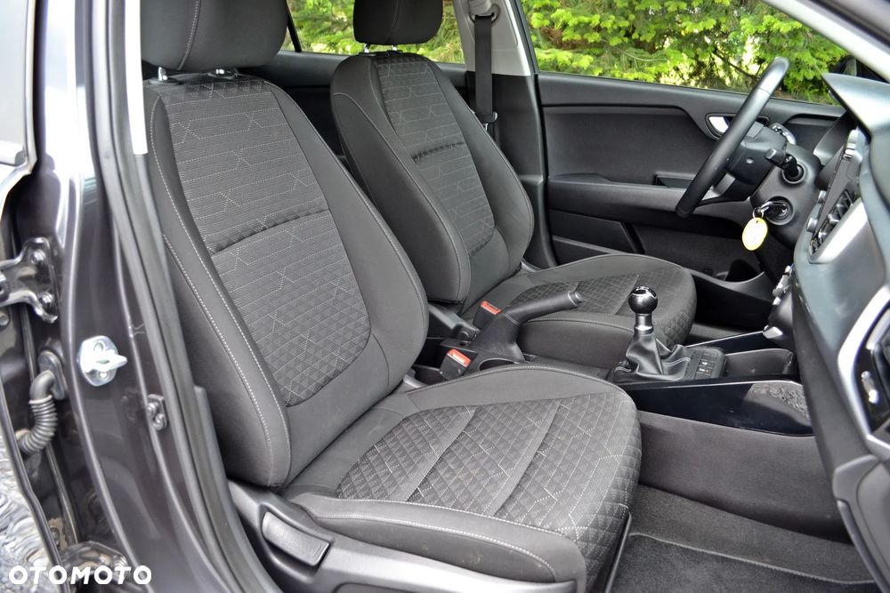 Kia Rio - 22